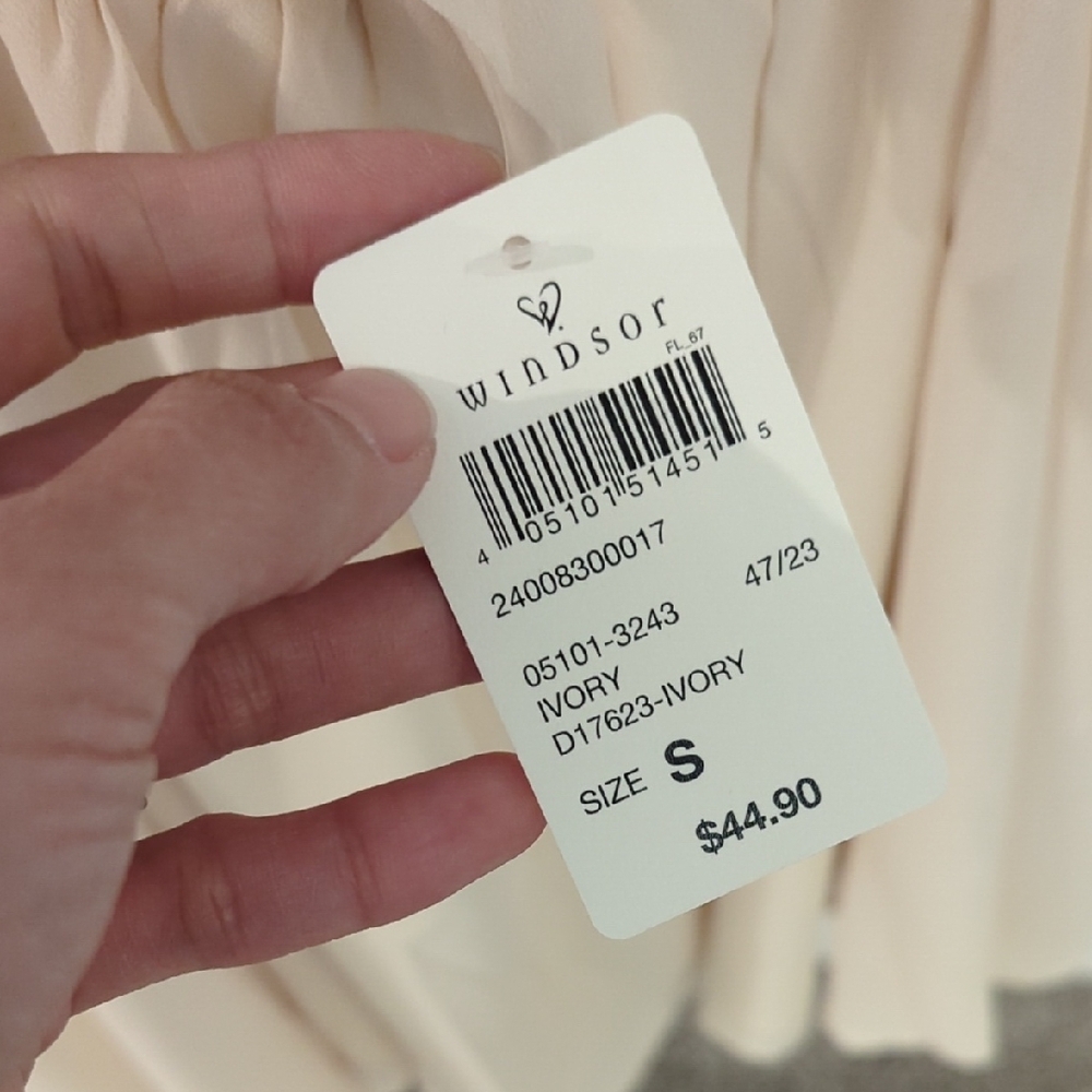 Windsor Elegant Cream Dress - Picture 5 of 5